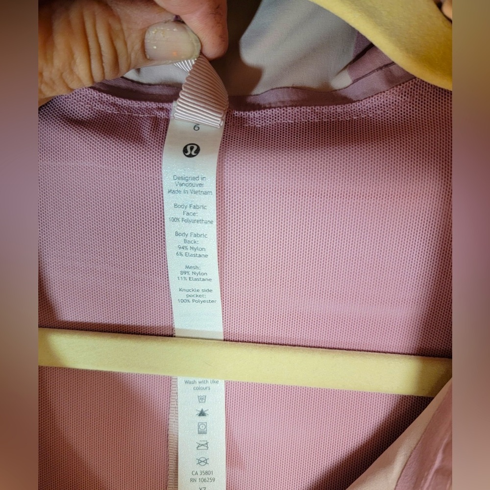 Lululemon Into The Drizzle Jacket•Waterproof Glyde•RARE FAWN PINK•LIKE NEW•6 - Picture 14 of 16